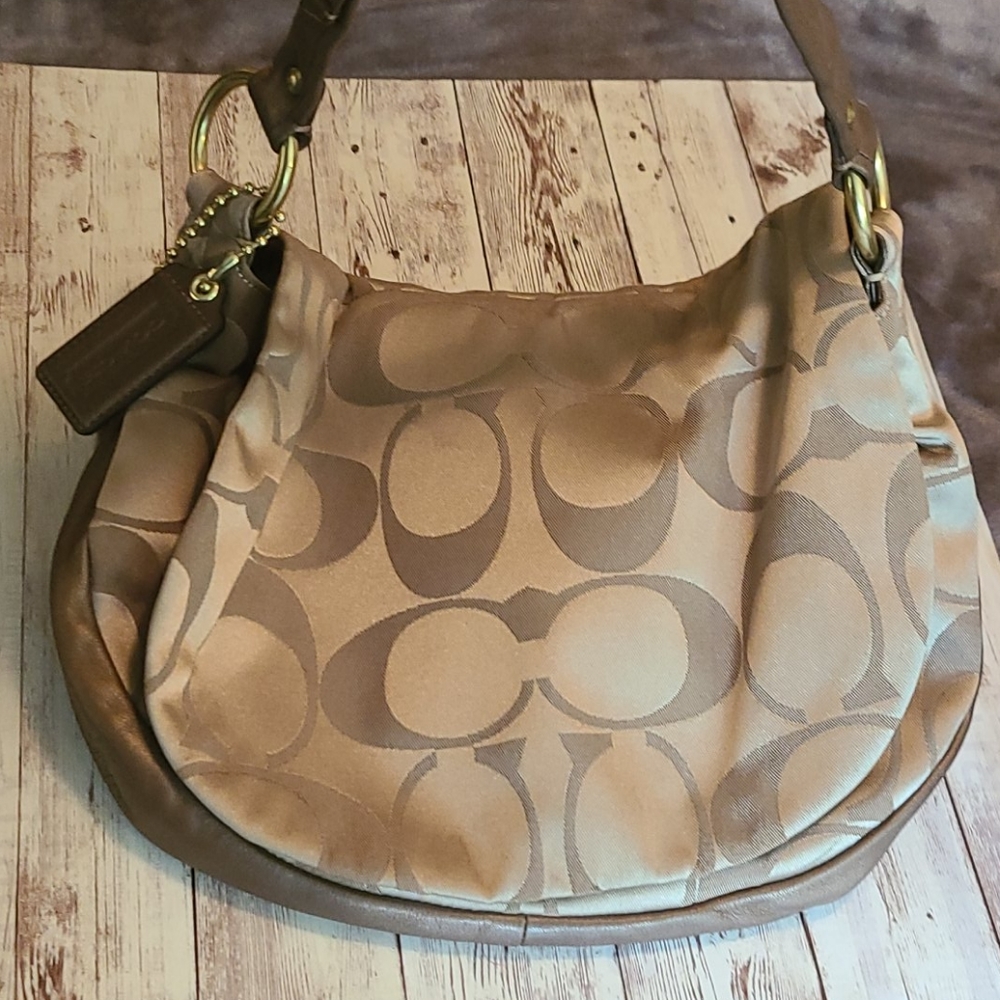 Coach Signature Shoulder Purse Fold Over Closure